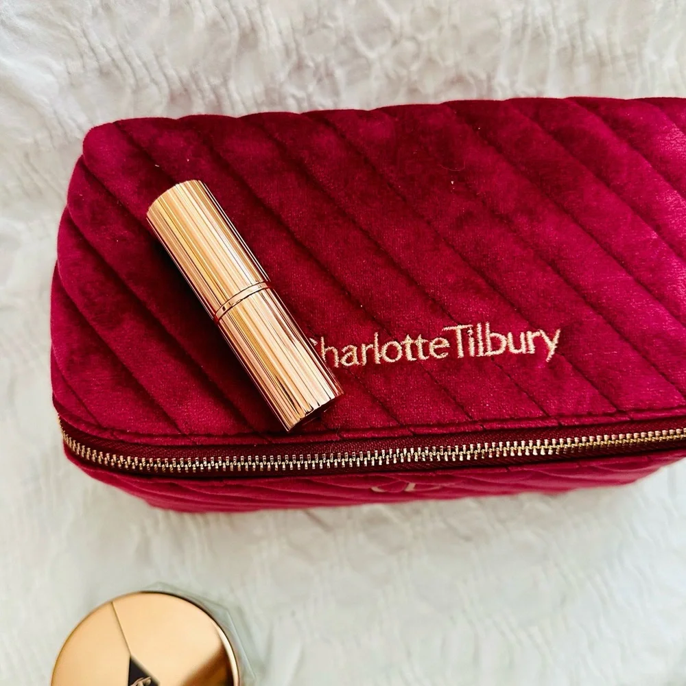 Charlotte Tilbury Full Size Universal Pink Pillow Talk Lipstick